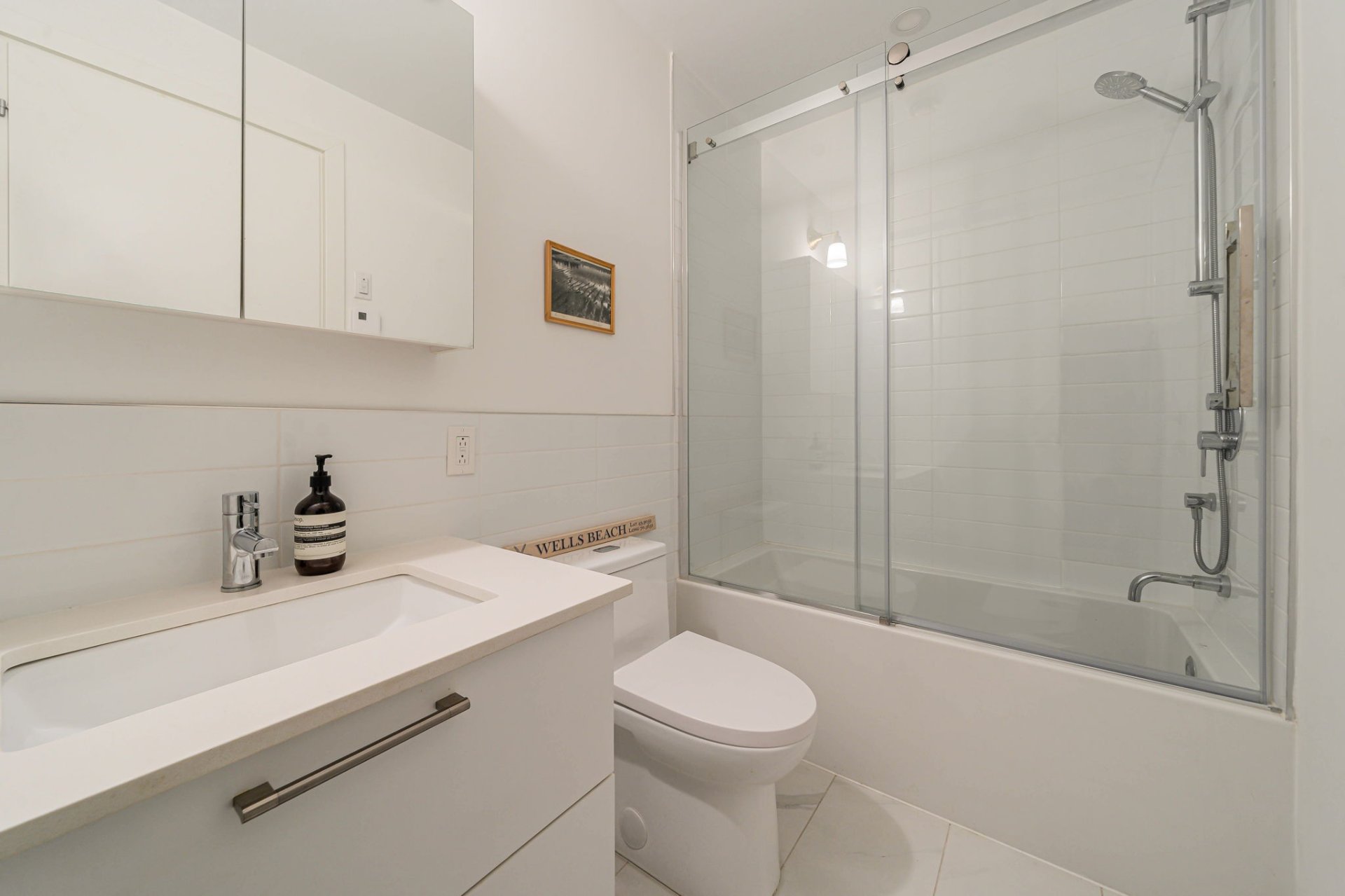 Updated bathroom in 2615 Rue Augustin-Cantin Montreal property