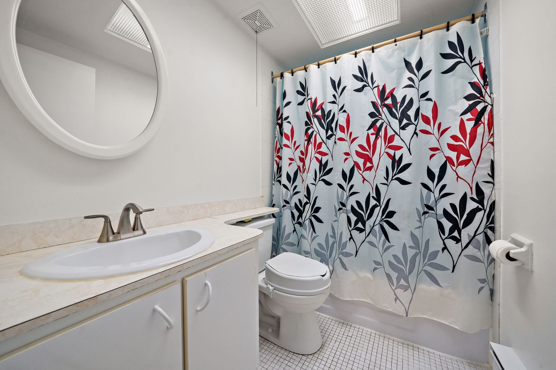 Backyard at 4916 Rue Lake Montreal home for sale