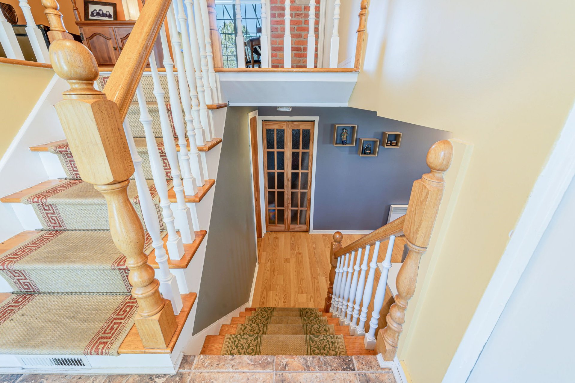 Home office space in Montreal property 915 Boulevard de Chateauneuf