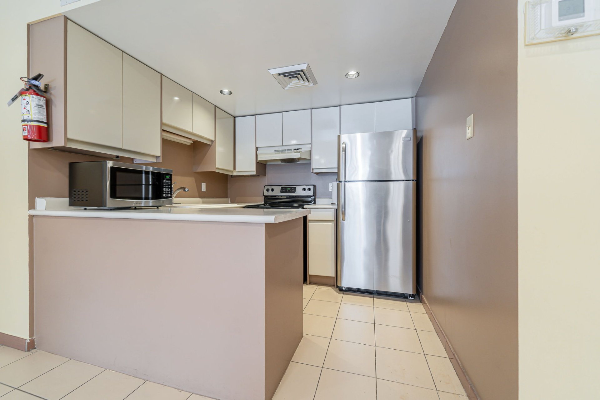 Fitness center in Montreal condo building at 6565 Ch. Collins