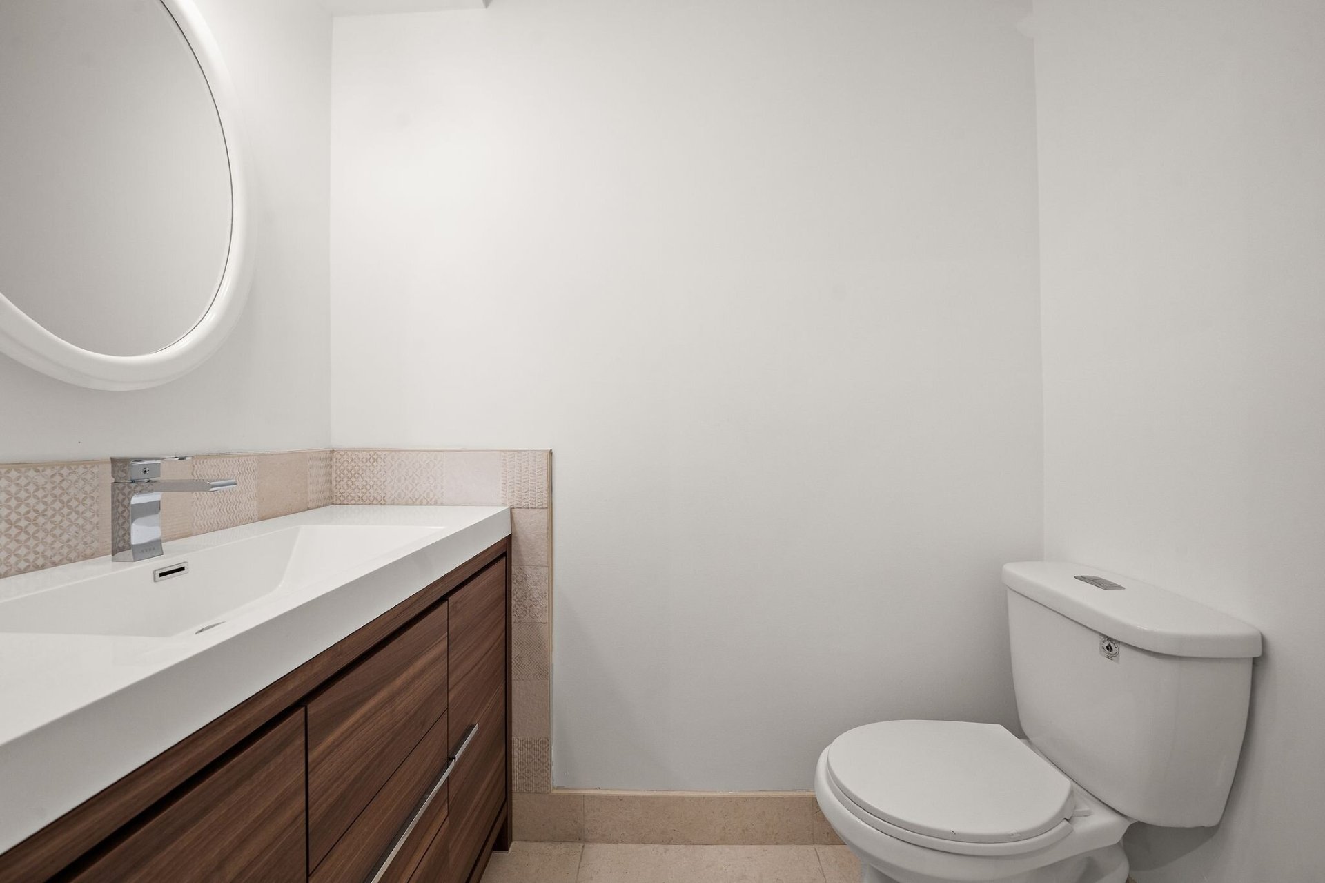 Modern kitchen in Montreal property 4916 Rue Lake from Chai Tadmor and Ronit Ziegler