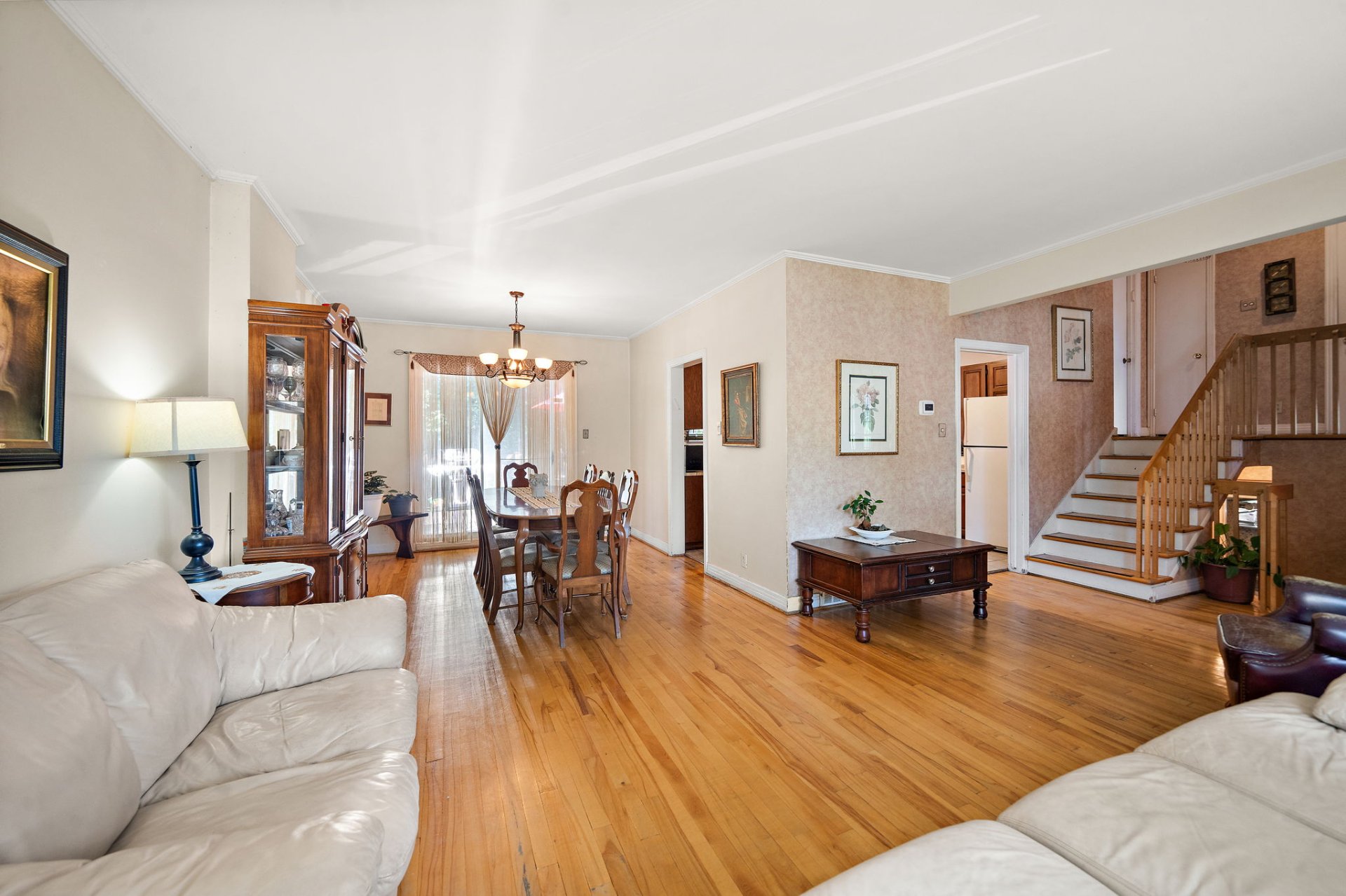 Primary bedroom at 4916 Rue Lake Montreal property